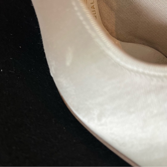 Vintage 60’s-70’s satin heels, 2.5 heel, vintage size 6.5 - Picture 12 of 16